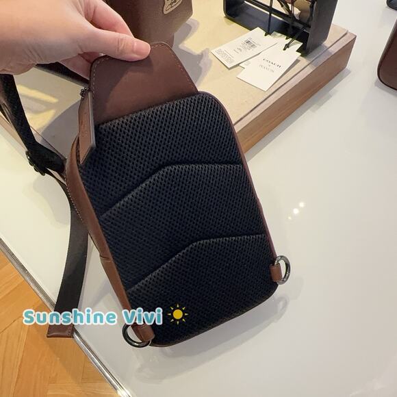 NWT Coach X Peanuts Racer Sling Pack in Signature Canvas With Snoopy Print CBK47 - Picture 3 of 10